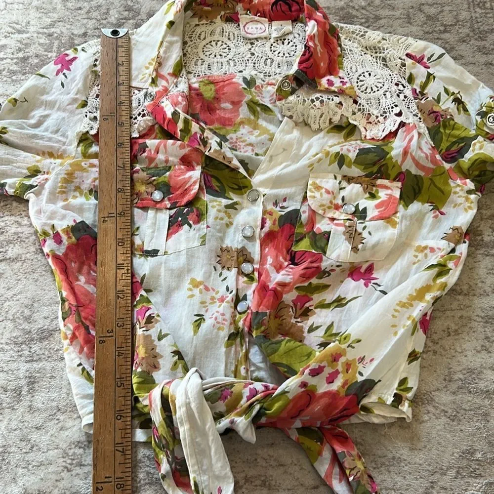 Raga pearl snap tie up blouse size small Floral Lace Button-Up Blouse